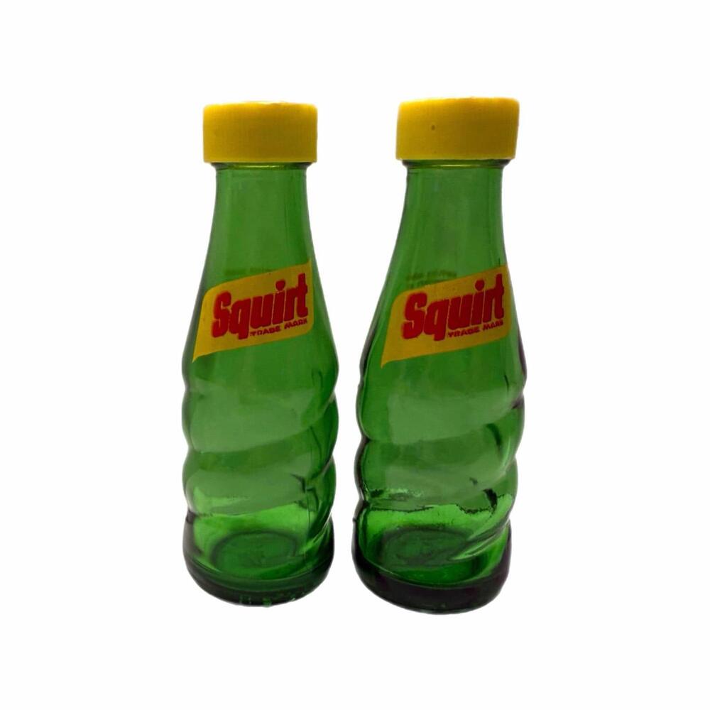 Vintage Squirt 5” Green Glass Squirt Salt & Pepper Shakers